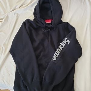 Supreme pullover hoodie